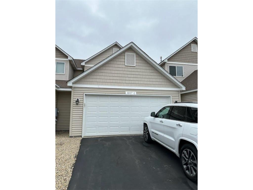 12117 Yancy St NE, Blaine, MN 55449 Townhome Rentals in Blaine MN