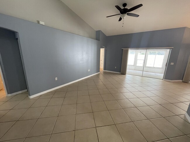 Foto del edificio - 3245 Soft Breeze Cir