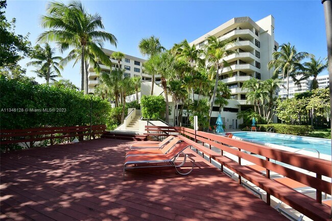 Foto del edificio - 170 Ocean Ln Dr