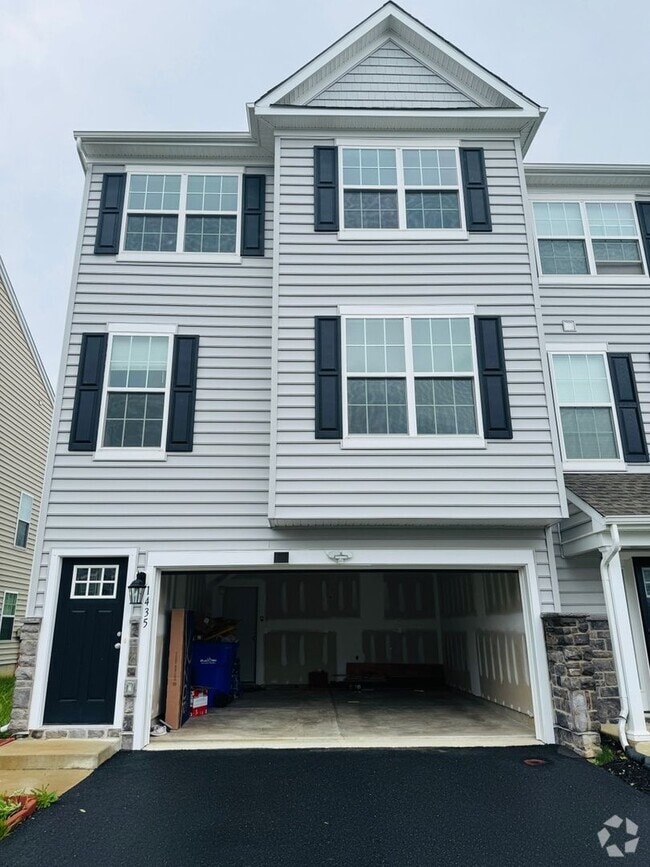 Building Photo - 1435 Carrick Ct