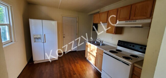 Building Photo - 1212 Negley Ave