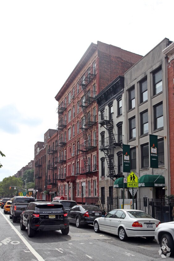 Building Photo - 346-350 E 20th St