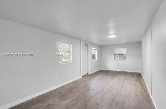 Building Photo - 914 NW 80th St