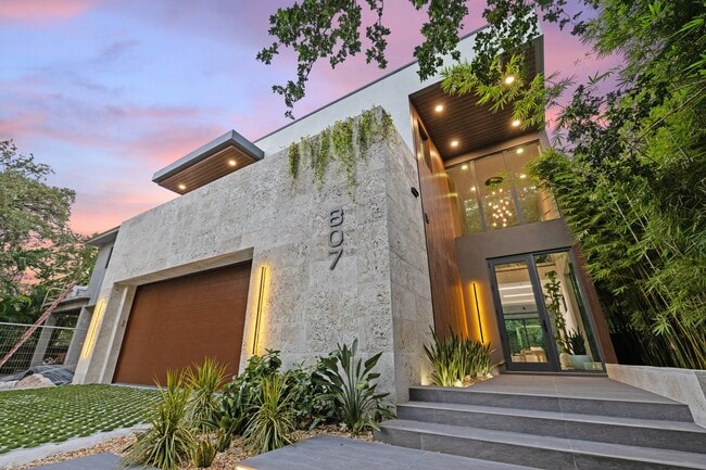 Photo - 807 SW 12th Ave House