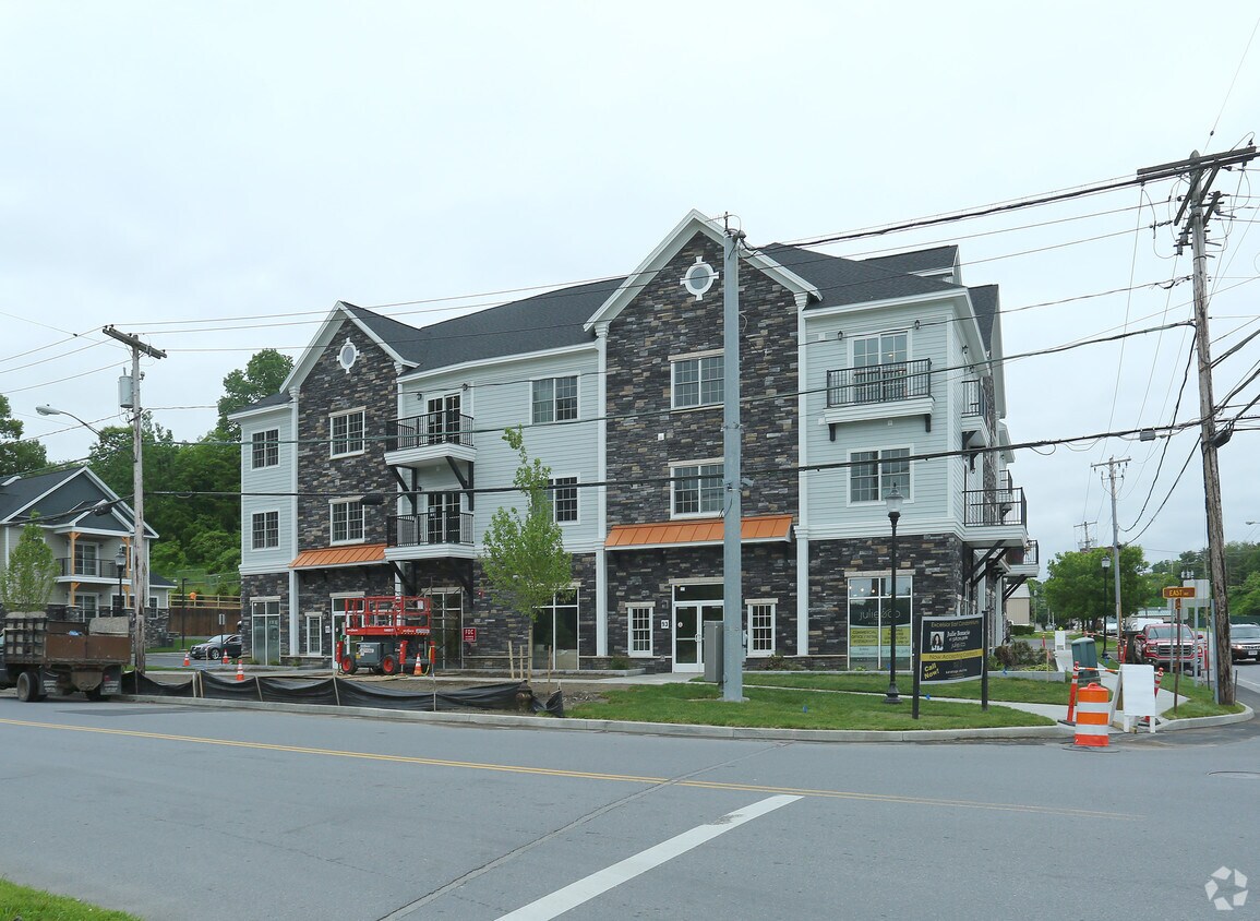Primary Photo - 70 Excelsior Ave
