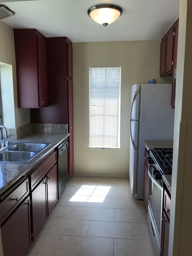 Building Photo - 10910 Summerdale Way