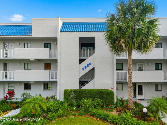 Foto del edificio - 6850 US-1