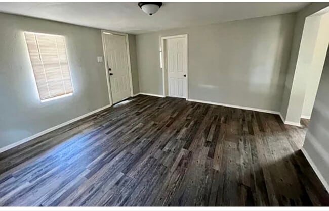 Building Photo - 2738 Spring St