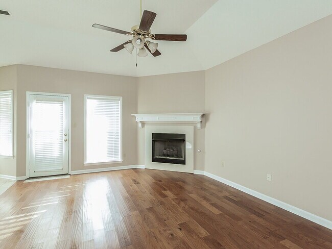 Foto del edificio - 8693 Bell Ridge Dr