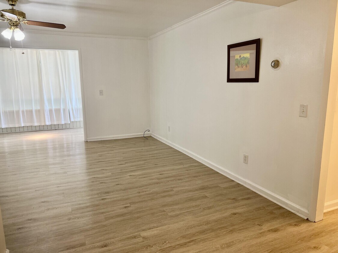 319 Laurens St SW Unit A2, Aiken, SC 29801 Condo for Rent in Aiken