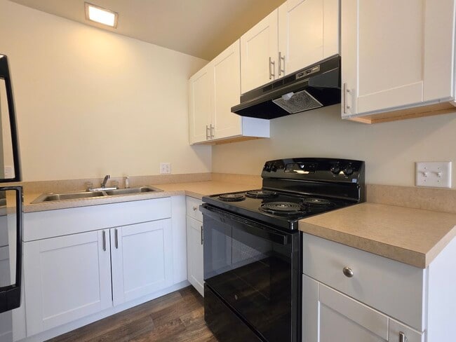 Building Photo - 63 Terrace Ave