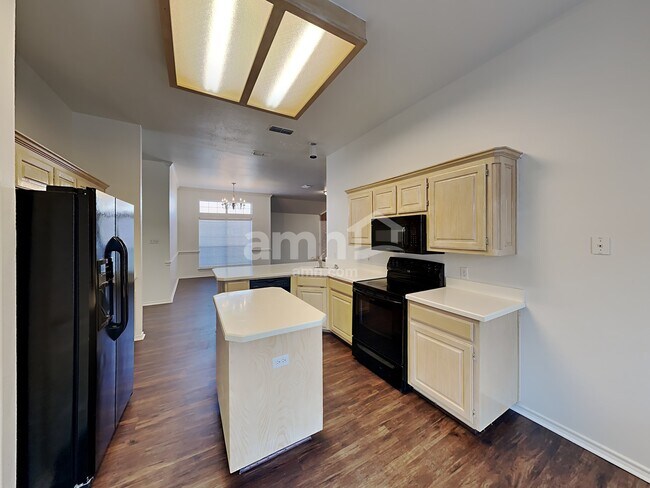 Building Photo - 2933 Salado Trail