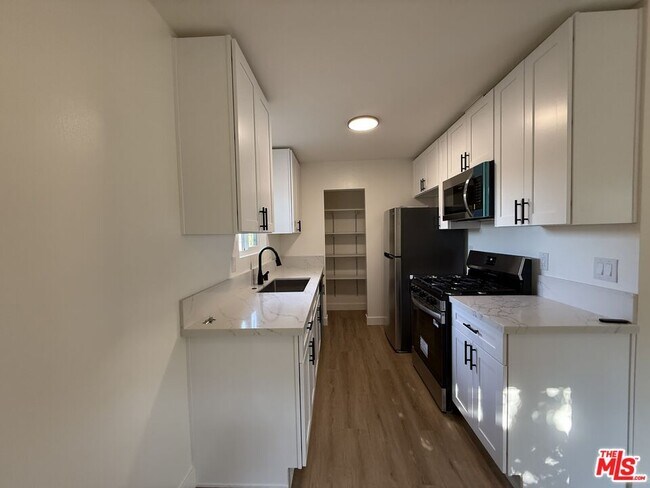Foto del edificio - 3707 S Canfield Ave