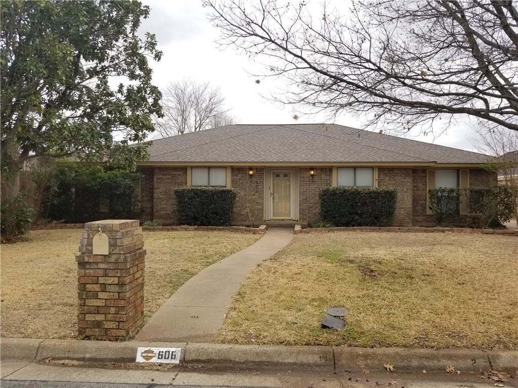 606 Chaffee Dr, Arlington, TX 76006 House Rental in Arlington, TX