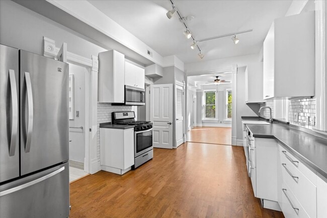 Foto del edificio - 1102 N Wolcott Ave