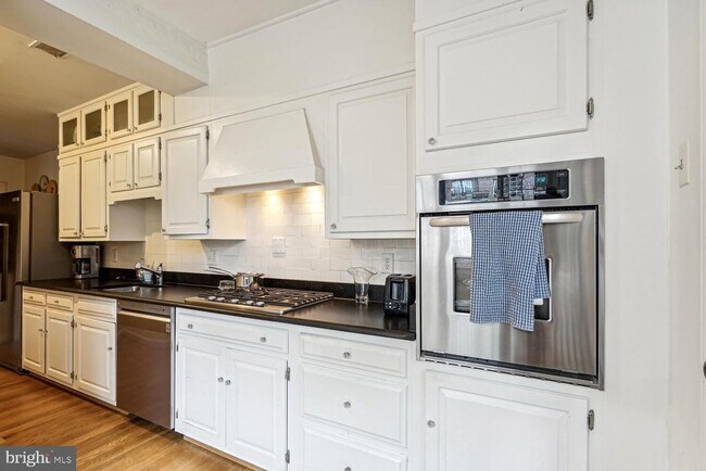 Foto del edificio - 4409 Q St NW