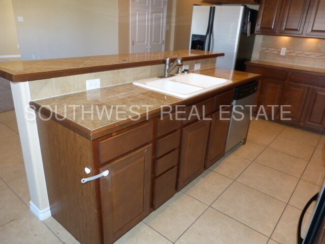 Building Photo - 1339 Oakwood Cir