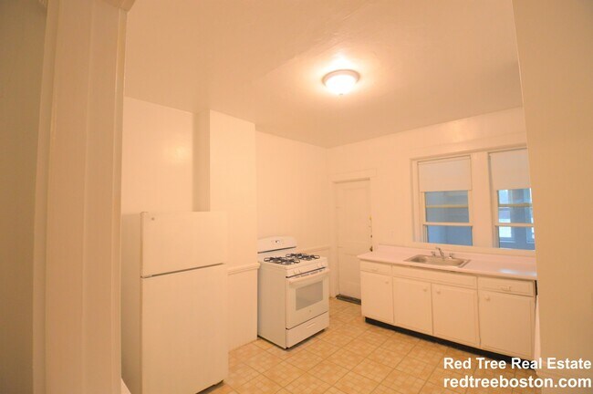 Building Photo - 34 Medfield St