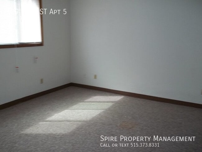 Building Photo - Center Point 2 bedroom - central air - wat...