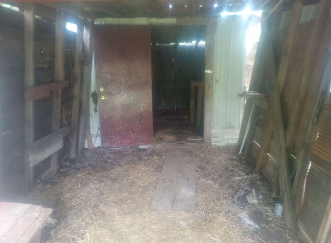 Building Photo - COMING SOON!!1  3-BEDROOMS! - $390 Month /...