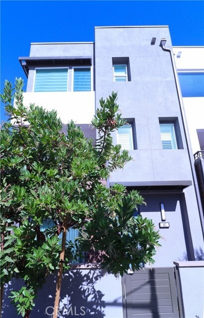 Building Photo - 681 S Lyon St