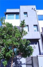 Building Photo - 681 S Lyon St