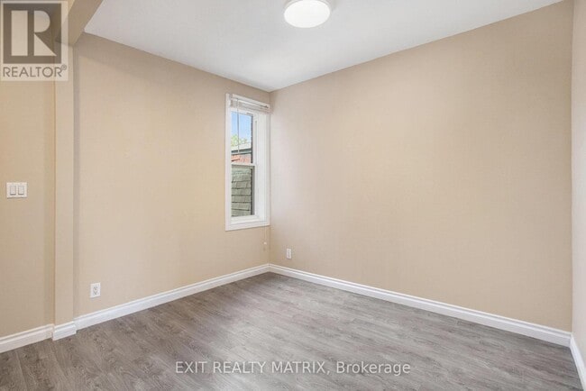 Building Photo - 256 Park Park