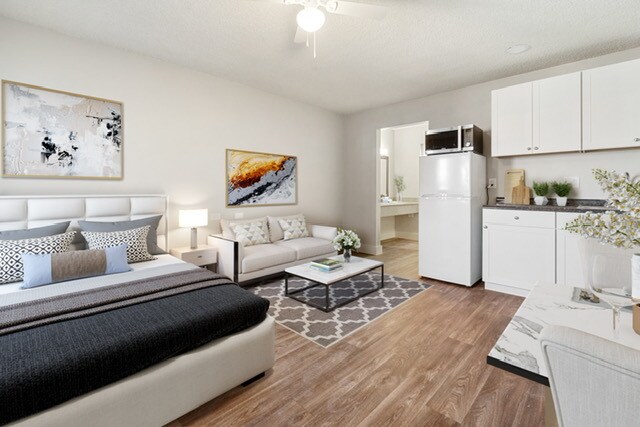 Foto principal - Vista Shores – Bright, Renovated Studios J...