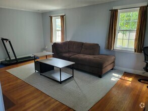 Building Photo - 168 Rhinecliff St