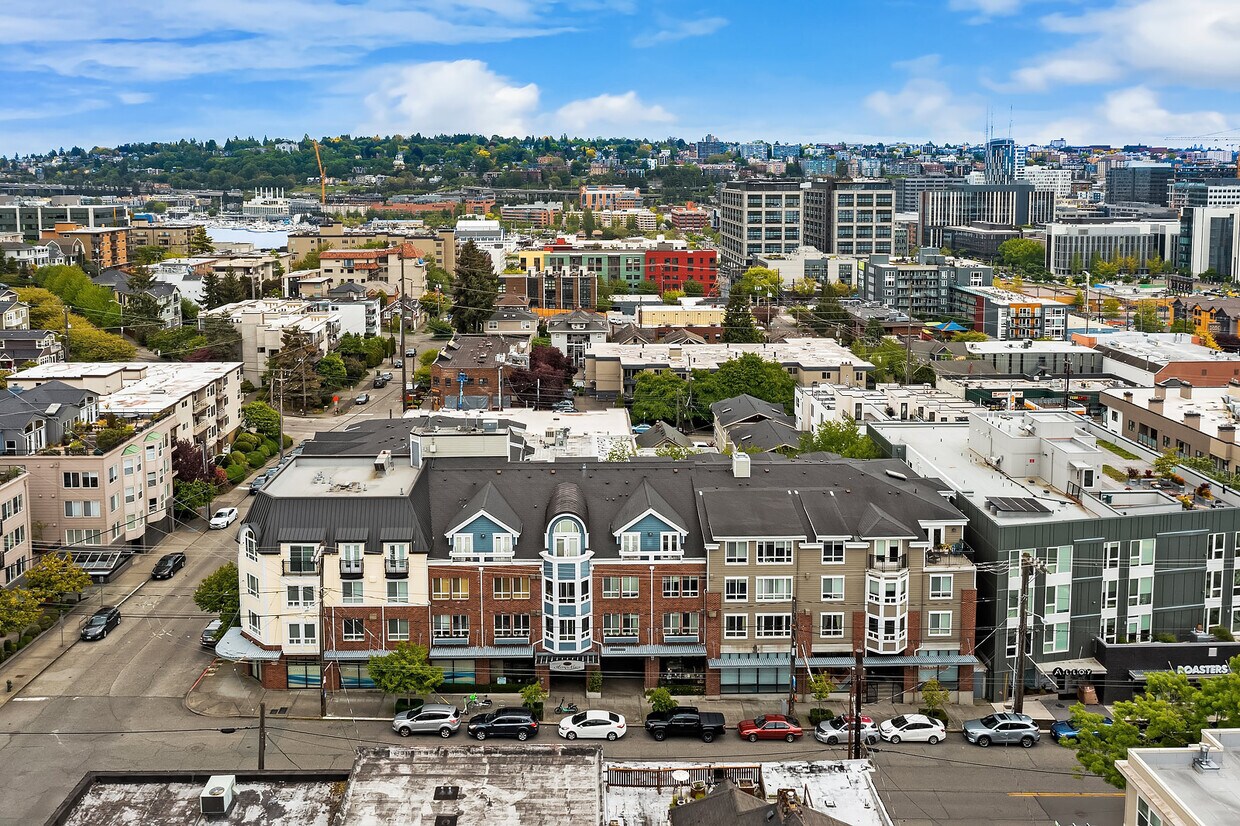 Foto principal - 812 5th Ave N
