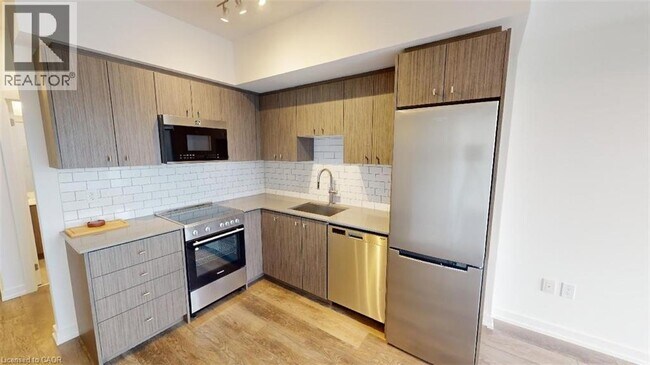 Photo du bâtiment - 15 Wellington St S