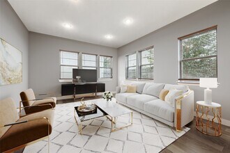 Building Photo - 12025 Royal Oaks Run Dr