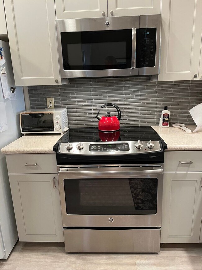 Foto del edificio - ** 2/2 CHARMING CONDO IN COUNTRYSIDE GOLF ...