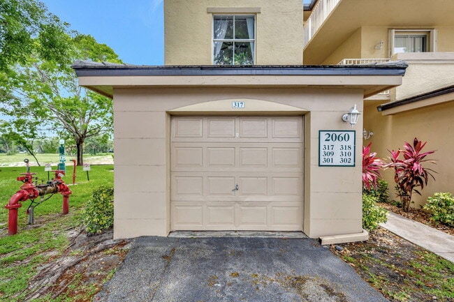Foto del edificio - 2060 Greenview Shores Blvd