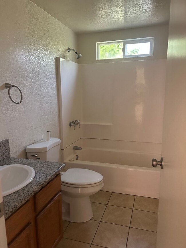 Building Photo - Carver Ct.