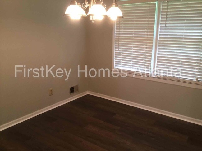 Foto del edificio - 5329 Groovers Landing Rd SE