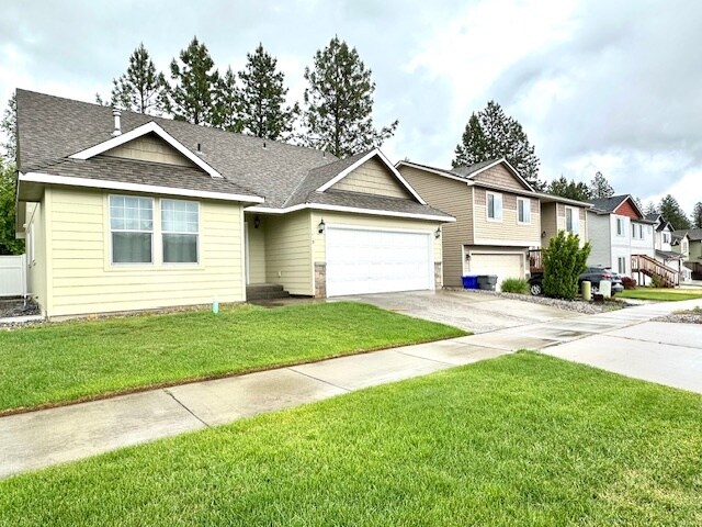 Building Photo - 803 E Silver Pine Rd