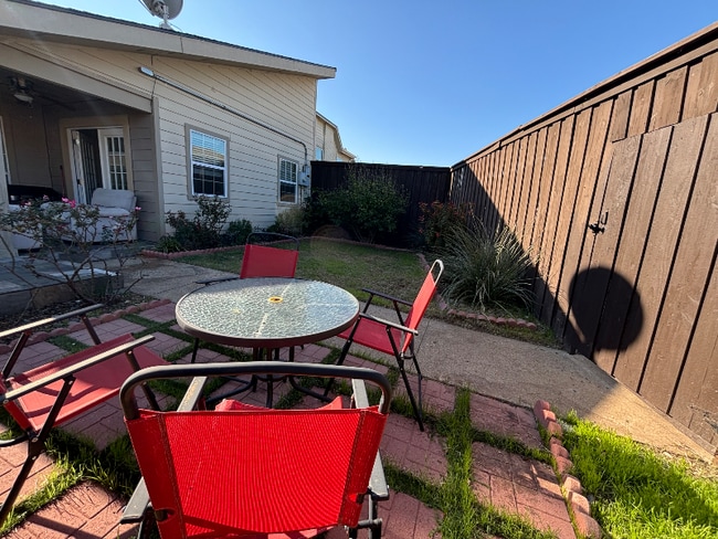 Foto del edificio - 9461 Timberleaf Dr