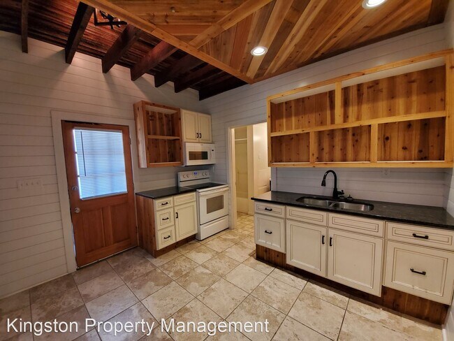 Building Photo - Studio, 1 bath House - 322 Clay Avenue Unit 2