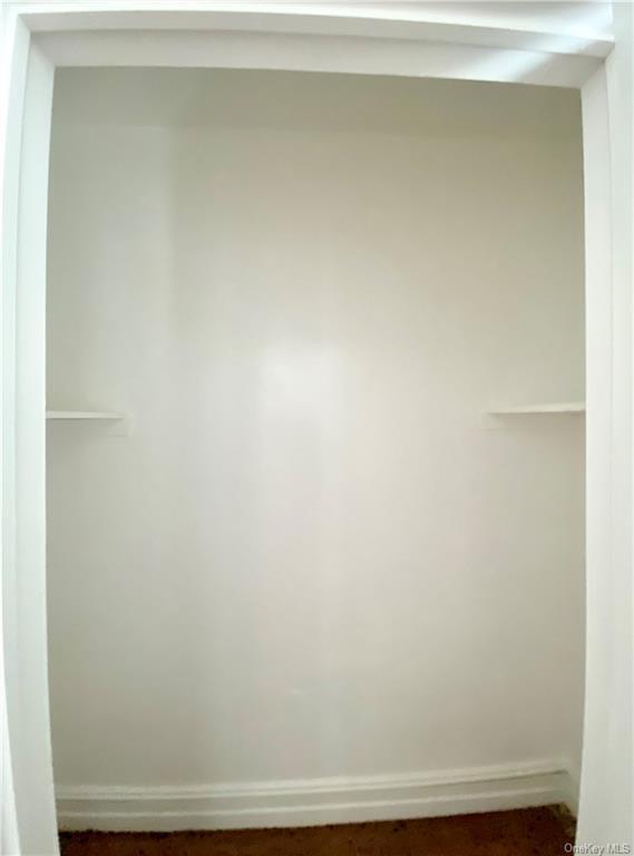 Building Photo - 872 E 225th St