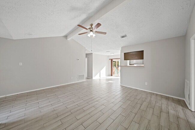 Building Photo - 7227 Colima Dr