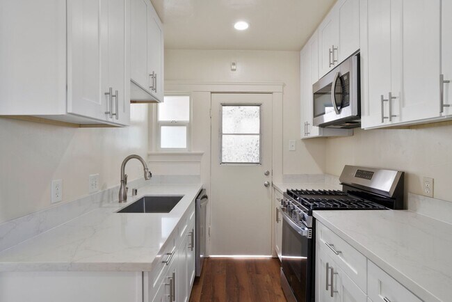 Foto del edificio - 3022-3028 Cedar St.