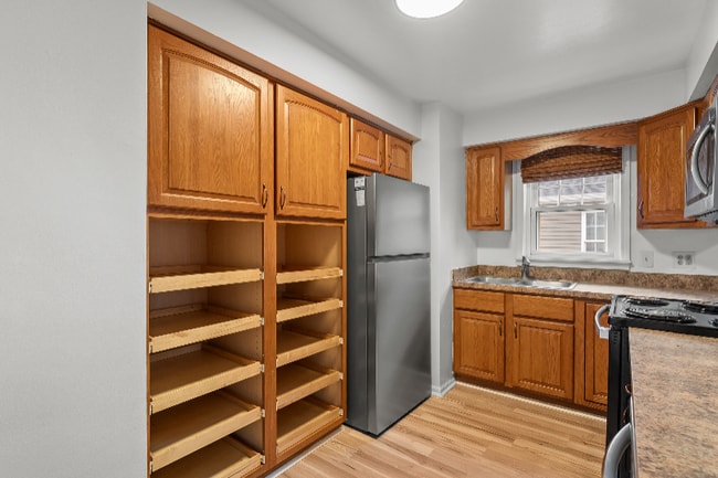 Foto del edificio - 423 Cornell Dr