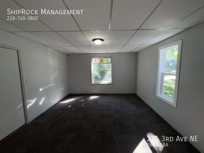 Building Photo - 225 3rd Ave NE