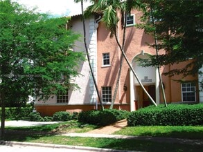 Building Photo - 29 Santillane Ave