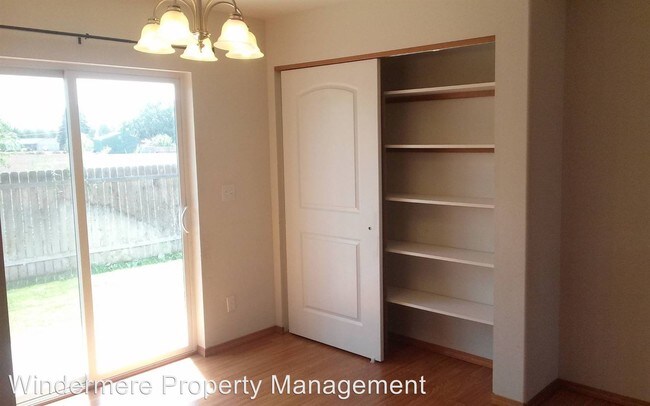 Foto del edificio - 3 br, 2 bath Apartment - 167 NW Maria St #2