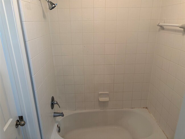 Foto del edificio - 7214 Crescent Mills Dr