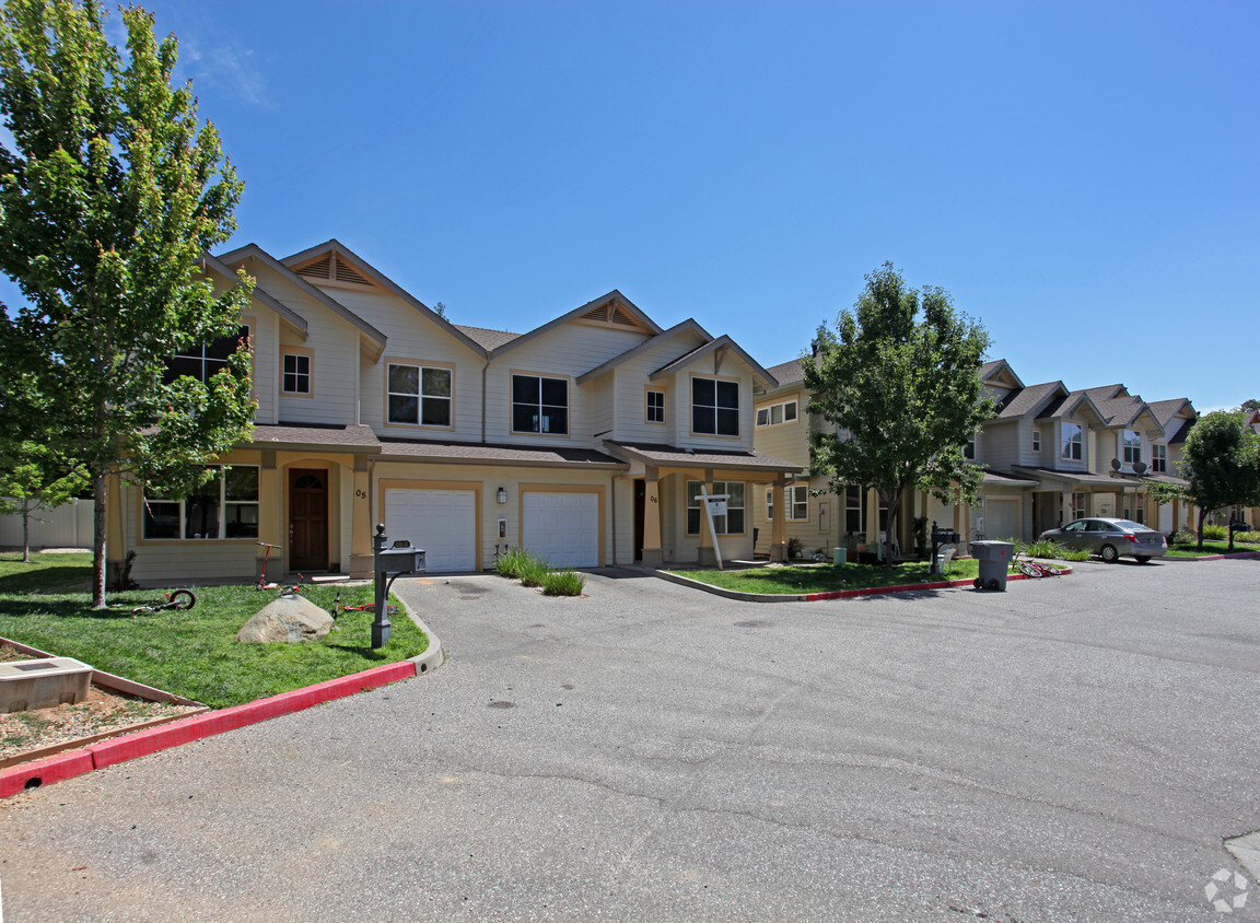 Building Photo - Atwood Village