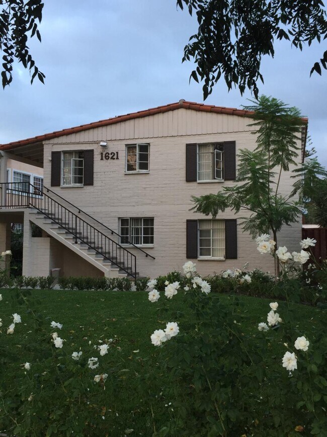 Building Photo - 1621 Riverside Dr