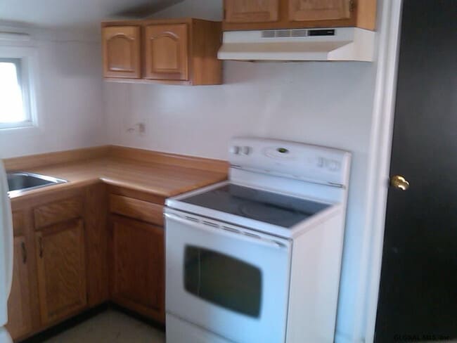 Building Photo - 353 3rd St